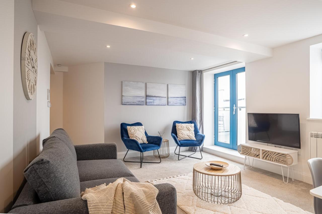 Elegant Fresh Spacious Two Bed Apartment - Juliet Balcony - Sea, Marina, Harbour Views, English Riviera Clock Tower Torquay Exterior photo