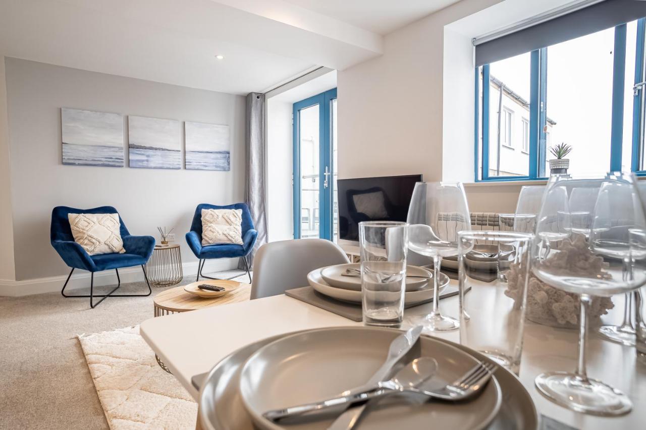 Elegant Fresh Spacious Two Bed Apartment - Juliet Balcony - Sea, Marina, Harbour Views, English Riviera Clock Tower Torquay Exterior photo